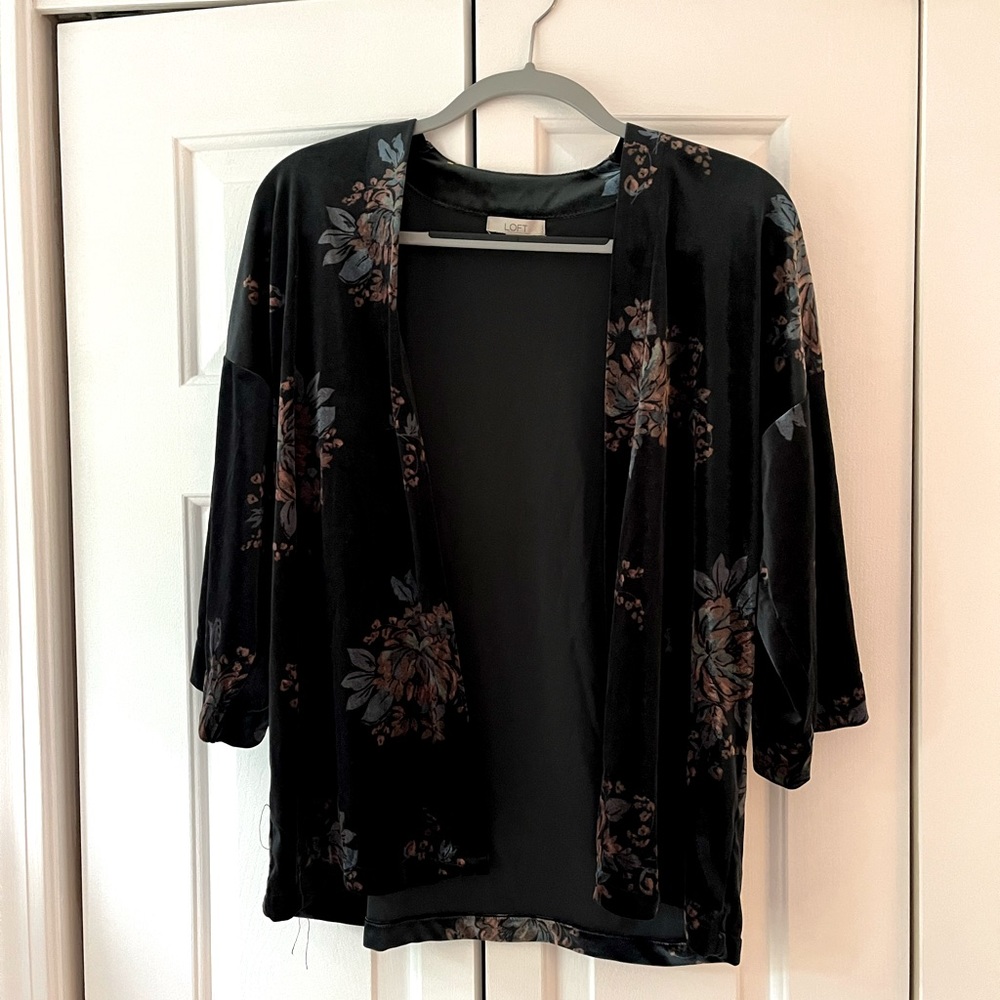 Loft Velvet Teal Kimono. One Size NWOT. Never been worn. Smoke free home.